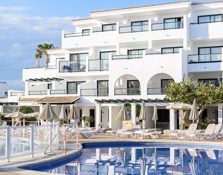 FERGUS Style Bahamas